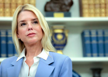 Pam Bondi: Maduro do të përballet me “drejtësinë finale” në tokёn amerikane