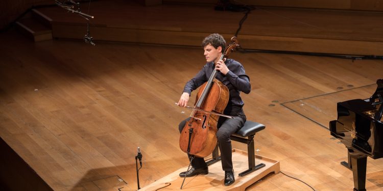 Një mbrëmje ku muzika bëhet udhëtim në peizazhet e kujtesës