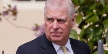 Arrestohet vëllai i Mbretit Charles III, Andrew Mountbatten-Windsor