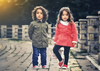 Studimi rrëzon mitin: Autizmi prek njësoj vajzat dhe djemtë, por te femrat zbulohet më vonë