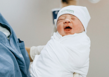 Prindërit po refuzojnë një injeksion jetik për të porsalindurit, mjekët japin alarmin