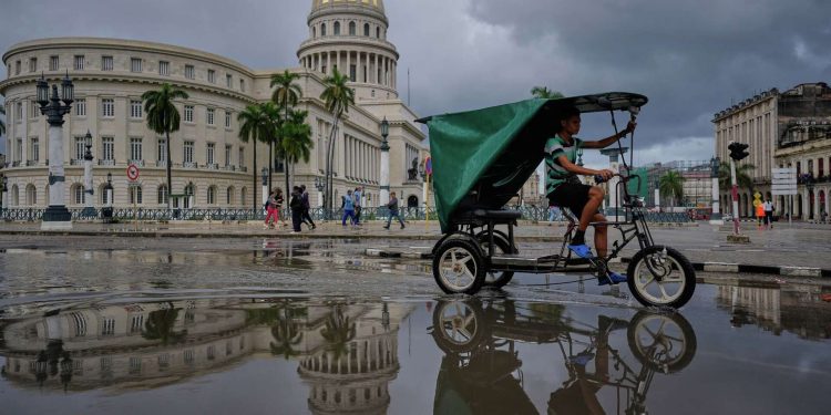 Pa naftë, pa ushqim, pa turistë: Kuba drejt paralizës