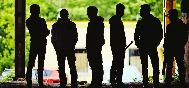 Pse po rritet dhuna tek të rinjtë? Një analizë mbi shkaqet dhe pasojat