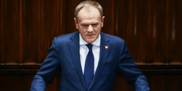 Polonia hap hetim për lidhjet e mundshme të Epstein me rrjete që mund të kenë shfrytëzuar vajza polake