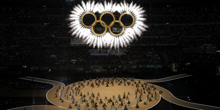 Fishkëllima për JD Vance në San Siro, por Milano ndez botën me një ceremoni olimpike që predikoi harmoninë