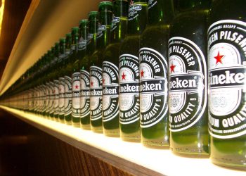 Heineken paralajmëron 6 mijë pushime nga puna