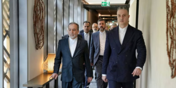 SHBA dhe Irani rikthehen në tryezë pas sulmeve të verës – bisedimet në Oman ndezin shpresat për shmangien e luftës