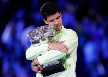 Alcaraz mposht Djokovic dhe hyn në histori: fiton Australian Open dhe plotëson “Career Grand Slam”