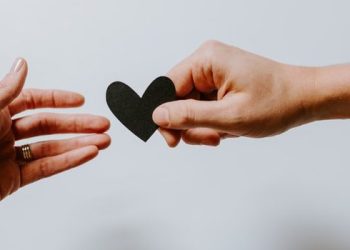 Të jesh i sjellshëm “nuk kushton”, pёrkundrazi tё ndihmon