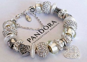 Argjendi bëhet shumë i shtrenjtë, gjiganti i bizhuterive kalon te platini