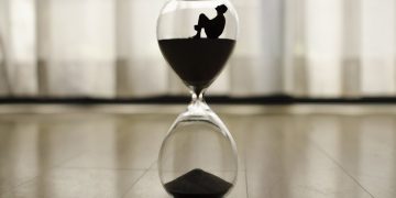 Pse e urrejmë pritjen? Çfarë na e rrit vërtet  padurimin