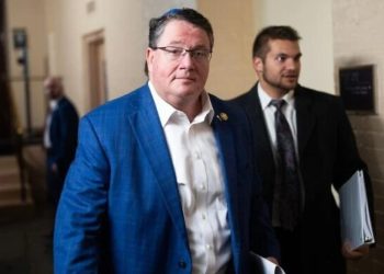 “I preferoj qentë më shumë se myslimanët” – Stuhi reagimesh ndaj kongresmenit republikan Randy Fine