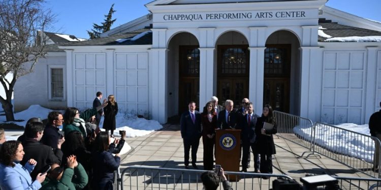 Bill Clinton dëshmon për dosjen Epstein: “Nuk pashë asgjë dhe nuk bëra asgjë të gabuar”