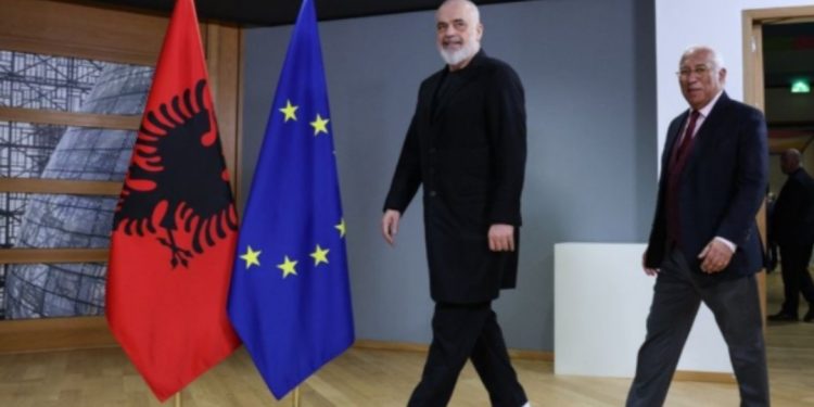 “Dorëzo Ballukun – i dashur Edi!”: BE flet me gjuhë ballkanike për imunitetin e padorëzuar të Belinda Ballukut