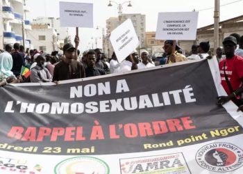Senegali ashpërson ligjin: deri në 10 vite burg për marrëdhëniet mes të njëjtit seks
