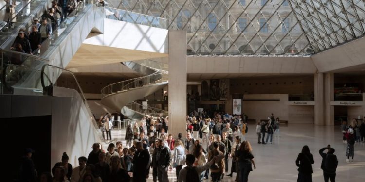 Skemё mashtrimi me biletat në Louvre, muzeu ka humbur rreth 12 milionë dollarë
