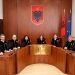 “Ulje e fshehtë dhe e shënjestruar”: Kushtetuesja rrëzon formulën e qeverisë për pagat e magjistratëve, i lë Kuvendit afat deri më 31 korrik 2026