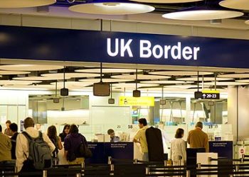 Akuza e fortë në Britani: “Sistemi shëndetësor po krijon skllavëri moderne për emigrantët”