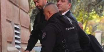 Apeli i GJKKO rrëzon sërish kërkesën e Veliajt, mbetet në “arrest në burg”