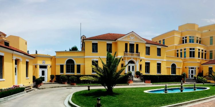 SHBA shpall “non grata” edhe lokalet /Alarm i pazakontë për restorante në zemër të Tiranës