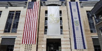 SHBA i kërkon stafit të ambasadës në Izrael të largohet menjëherë, mes tensioneve për një sulm të mundshëm ndaj Iranit