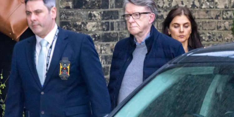 Arrestohet ish-ambasadori britanik në SHBA, Peter Mandelson, për lidhjet me Jeffrey Epstein