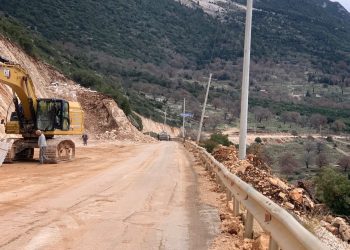 Rrëshqitjet masive mbajnë të bllokuar aksin Librazhd–Përrenjas, ARRSH: Ja rrugët alternative për drejtuesit e mjeteve