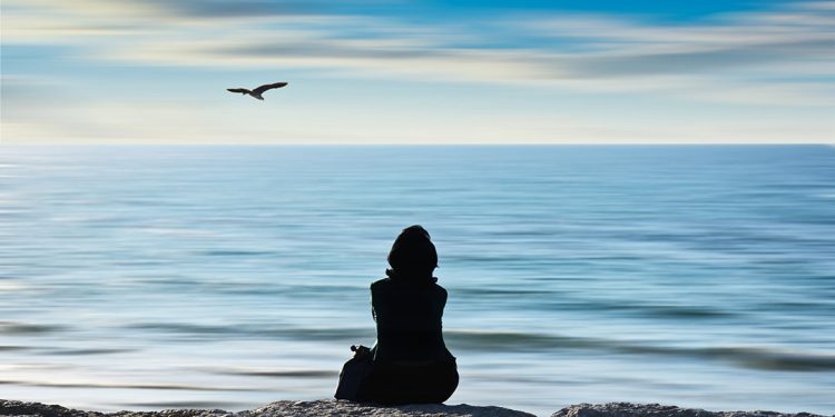 Pse mënyra si e shihni botën mund t’ju bëjë të ndiheni të vetmuar