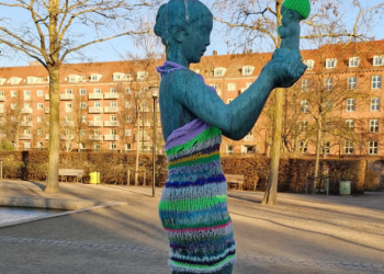 Gra të zhveshura, burra heroikë: danezet “veshin” statujat për të sfiduar historinë