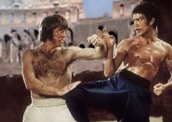 Shuhet “rivali” legjendar i Bruce Lee: Chuck Norris, artist i filmit dhe kinematografisë, shuhet në moshën 86-vjeçare