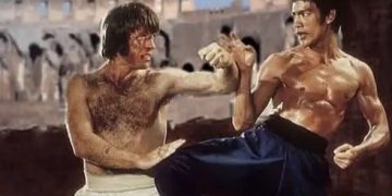 Shuhet “rivali” legjendar i Bruce Lee: Chuck Norris, artist i filmit dhe kinematografisë, shuhet në moshën 86-vjeçare