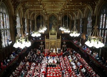 Britania i jep fund privilegjit aristokratik në parlament: hiqen vendet e trashëguara në Dhomën e Lordëve