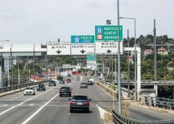 Skandali i “makinave fantazmë” në Francë: rreth 1 milion automjete të paligjshme në rrugë