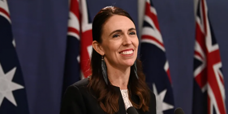 Kriza e heshtur e Zelandës së Re: mijëra qytetarë po emigrojnё, mes tyre edhe ish-kryeministrja Jacinda Ardern