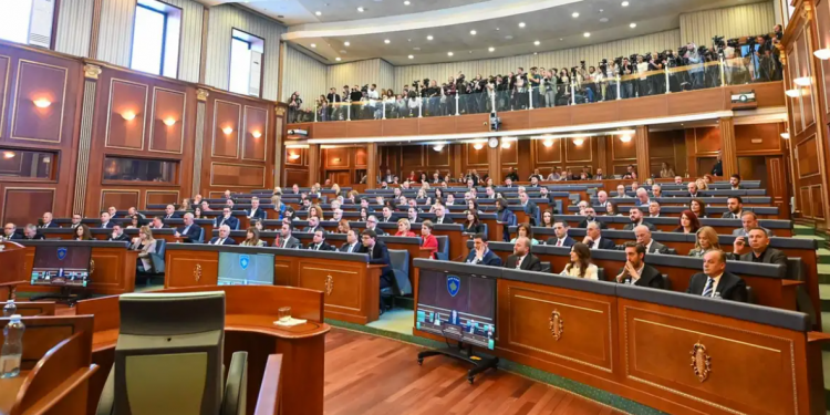 Kosova drejt votimit për Presidentin, ndërsa Vjosa Osmani propozon ndryshimin e Kushtetutës për zgjedhje të drejtpërdrejta