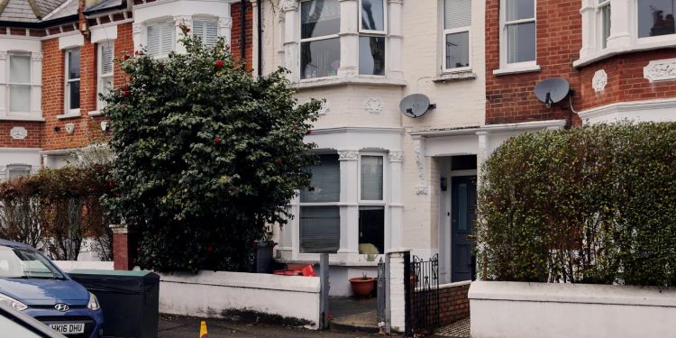 Kriza e banesave në Londër: edhe të rriturit mbi 30 vjeç detyrohen të jetojnë me shumë bashkëqiraxhinj