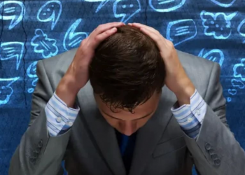Psikologët zbulojnë 8 mënyra të thjeshta për të ndalur “stuhinë” e mendimeve