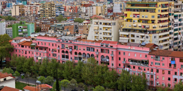 Betoni më i lirë, apartamentet më të shtrenjta: çfarë tregojnë shifrat e fundit të INSTAT