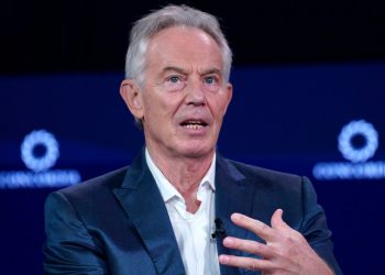 Tony Blair kritikon Starmer për qëndrimin ndaj luftës dhe Trumpit: “Duhej ta mbështesnim Amerikën që në fillim”