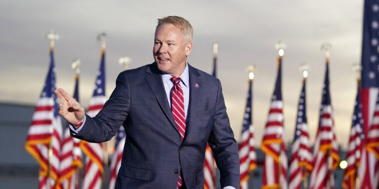 “E dua këtë vend me pasionin e një ushtari”: Pse republikani i Dhomës së Përfaqësuesve iu kundërvu Trumpit pёr Iranin