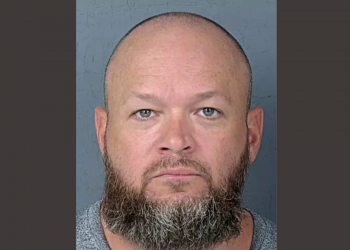 Trump e fali për sulmin në Kapitol, por gjykata e dënon me burgim të përjetshëm për abuzim seksual ndaj dy fëmijëve