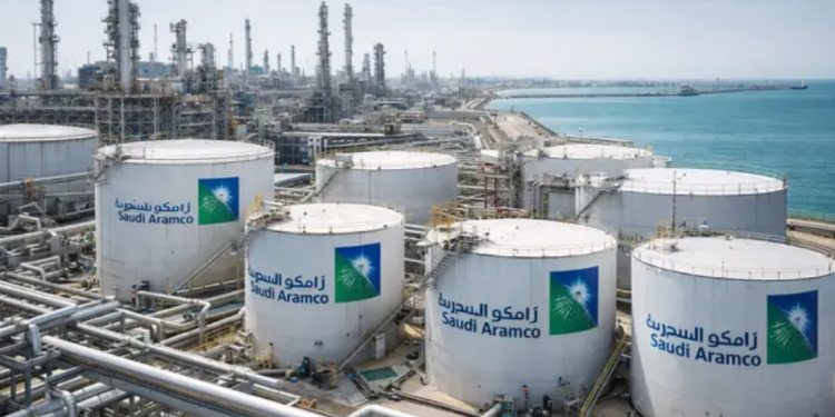 Aramco paralajmëron krizë globale: Nëse Hormuzi mbetet i bllokuar, tregu i naftës përballet me pasoja “katastrofike”