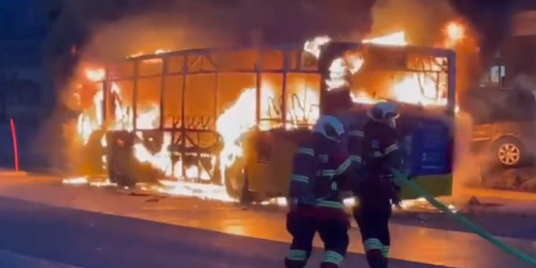 Tragjedi në Zvicër / Autobusi përfshihet nga flakët, gjashtë të vdekur dhe disa të plagosur rëndë