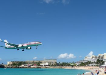 Pushimet verore në rrezik: biletat e avionit pritet të shtrenjtohen dhe fluturimet të anulohen