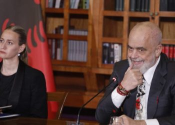 Karҫjanet dhe Shalsjanët e pallatit të pushtetit