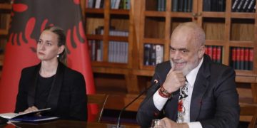 Karҫjanet dhe Shalsjanët e pallatit të pushtetit