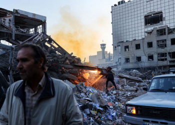 Trump paralajmëron “valën e madhe” ndaj Iranit, SHBA u kërkon qytetarëve të largohen menjëherë nga Lindja e Mesme