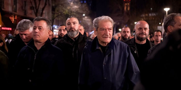 “Mallkimi” i opozitës vazhdon: “Mirupafshim! Së shpejti në një betejë tjetër!”