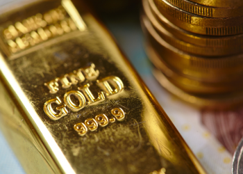 Putini shet arin për herë të parë pas 25 vitesh: shenja të presionit financiar mbi Rusinë