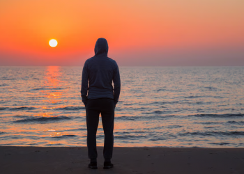 Kur nuk ke askënd, mëson të mbështetesh te vetja: 9 forcat që lindin nga mungesa e familjes